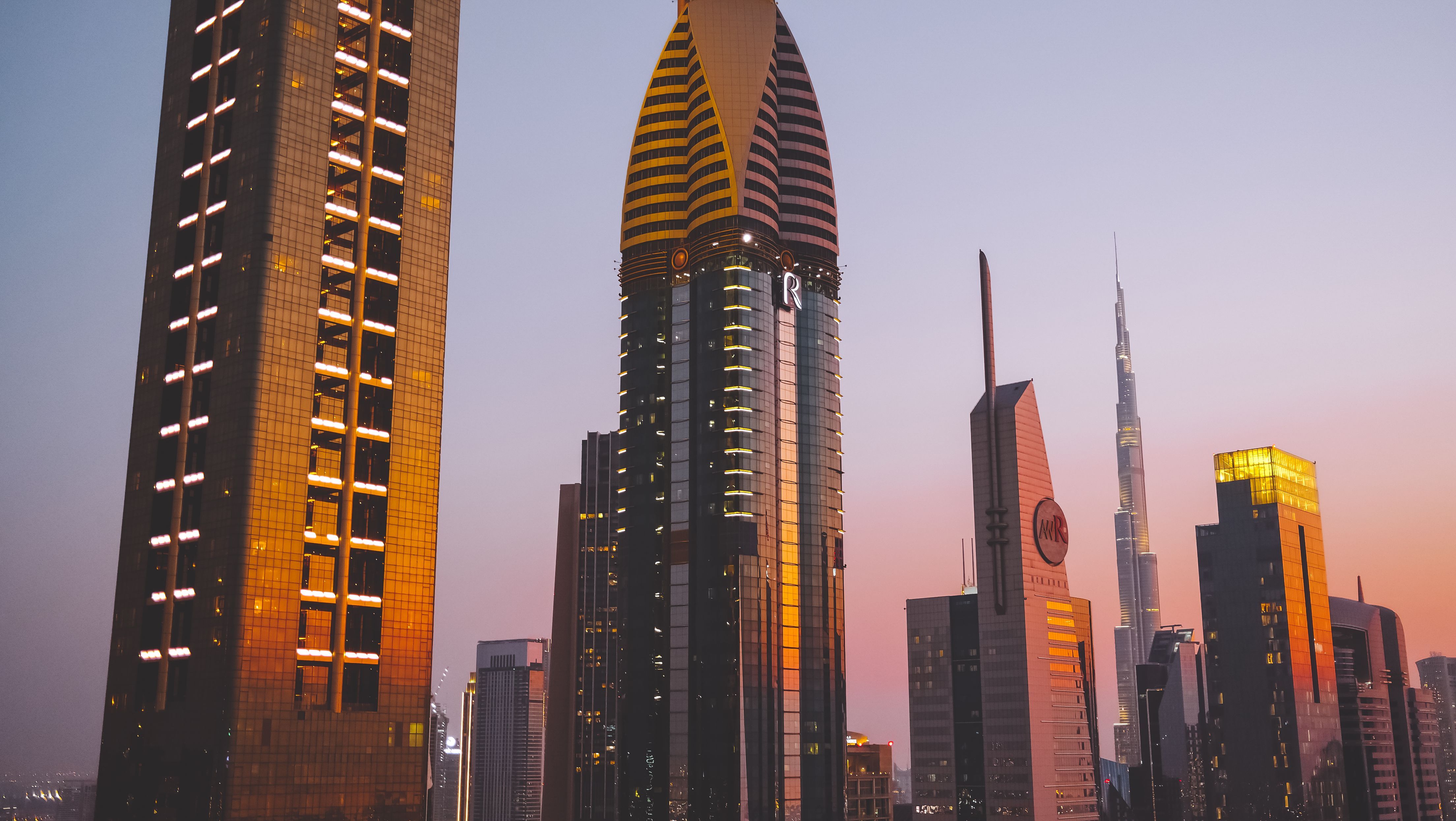 1. Travel to Dubai: A Complete Guide, Essential Tips, and Advice for First-Time Visitors