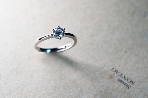 Platinum Engagement Sets: A Complete Guide to Types, Designs, and Essential Tips