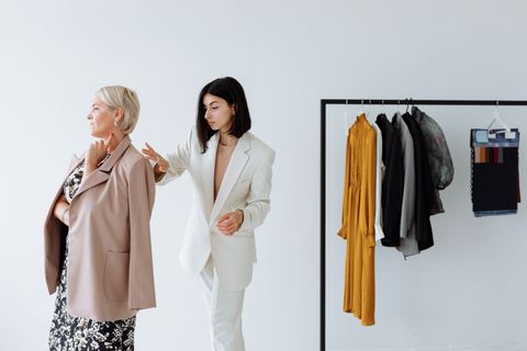 Fashion Essentials Guide: Discover Wardrobe Basics, Outfit Ideas, and Style Advice