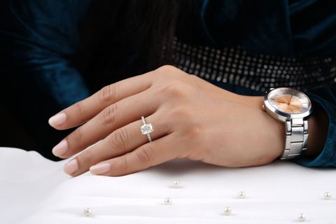 Explore Minimalist Solitaire Engagement Rings: Styles, Tips, and Design Insights